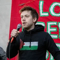 Owen Jones height profile photo