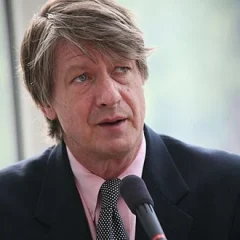 P. J. O'Rourke height profile photo