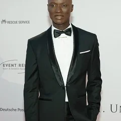 Papis Loveday height profile photo