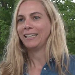 Pascale St-Onge height profile photo
