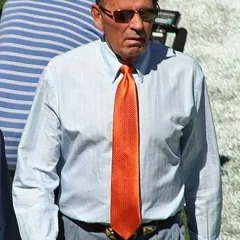 Pat Bowlen height profile photo
