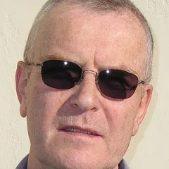 Pat Condell height profile photo
