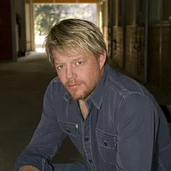 Pat Green height profile photo