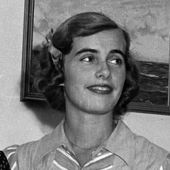 Patricia Knatchbull, 2nd Countess Mountbatten of Burma height profile photo