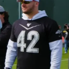 Patrick Ricard (American football) height profile photo