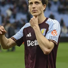 Pau Torres height profile photo