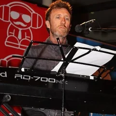 Paul Gray (songwriter) height profile photo