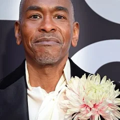 Paul Tazewell height profile photo