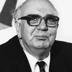 Paul Volcker height profile photo
