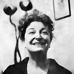 Pauline Kael height profile photo