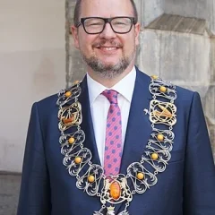 Paweł Adamowicz height profile photo
