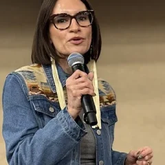 Peggy Flanagan height profile photo