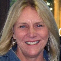 Pegi Young height profile photo
