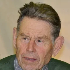 Pentti Linkola height profile photo