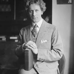 Percy Grainger height profile photo