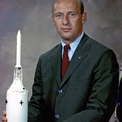 Pete Conrad height profile photo
