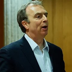 Peter Hitchens height profile photo