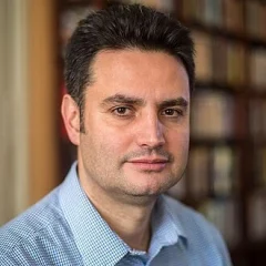 Péter Márki-Zay height profile photo