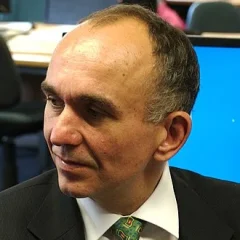 Peter Molyneux height profile photo