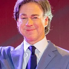 Peter Safran height profile photo