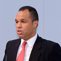 Peter Sloly height profile photo