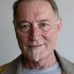 Peter Wells (writer) height profile photo