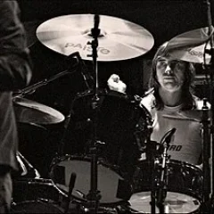 Phil Rudd height profile photo