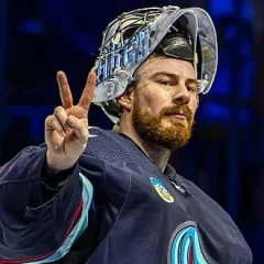 Philipp Grubauer height profile photo