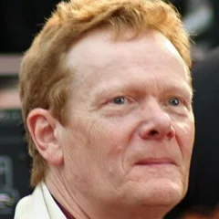 Philippe Petit height profile photo