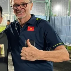 Philippe Troussier height profile photo