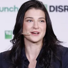 Phoebe Gates height profile photo