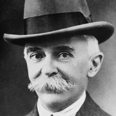 Pierre de Coubertin height profile photo