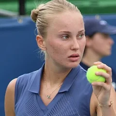 Polina Kudermetova height profile photo