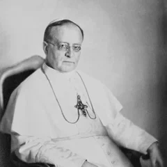 Pope Pius XI height profile photo