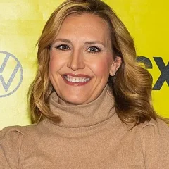 Poppy Harlow height profile photo
