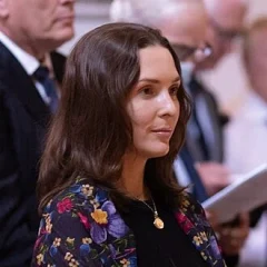 Princess Raiyah bint Hussein height profile photo