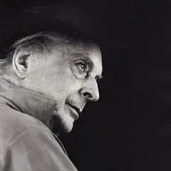 Quentin Crisp height profile photo