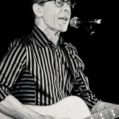 Rab Noakes height profile photo