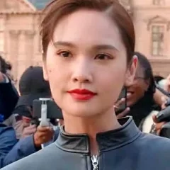Rainie Yang height profile photo