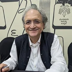 Ramachandra Guha height profile photo