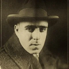 Raoul Walsh height profile photo