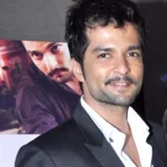 Raqesh Bapat height profile photo
