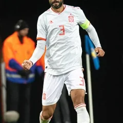 Raúl Albiol height profile photo