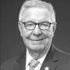 Ray Holmberg height profile photo