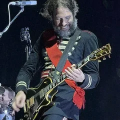 Ray Toro height profile photo