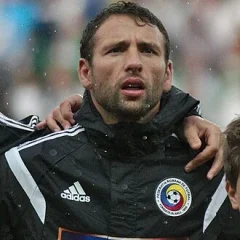 Răzvan Raț height profile photo
