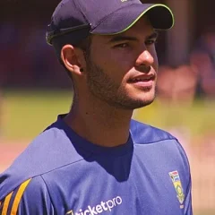 Reeza Hendricks height profile photo