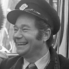 Reg Varney height profile photo