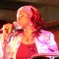 Regina Belle height profile photo