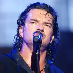 Ricardo Arjona height profile photo
